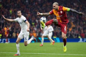 Mauro Icardi in azione con il Galatasaray